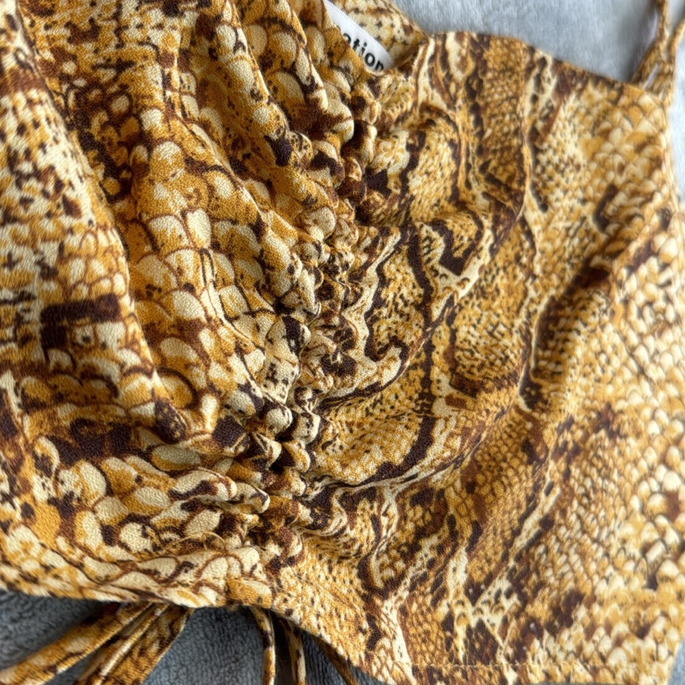 NWOT Reformation Ali Boa Crop Top Snake Print Size 2 - Picture 4 of 13